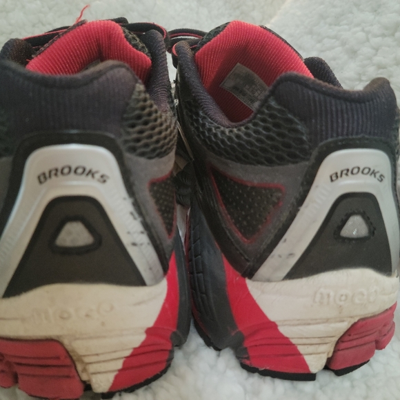 Brooks Beast Running Men's Shoes Size 11 - Picture 7 of 10